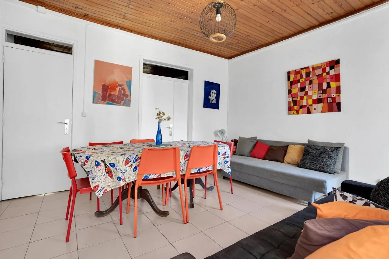 Apartment Group-Friendly Apt In The Heart Of Bairro Alto Lisbon