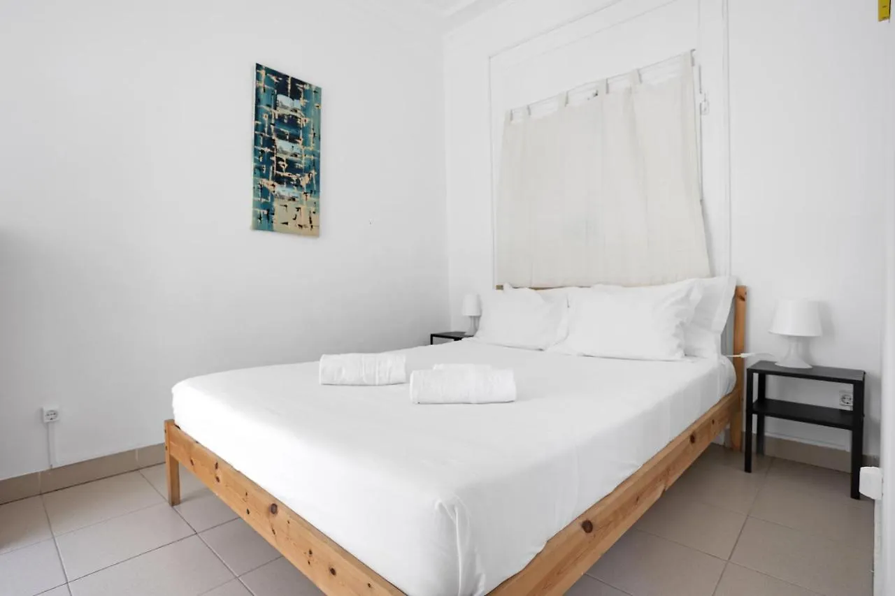 Group-Friendly Apt In The Heart Of Bairro Alto Lisbon