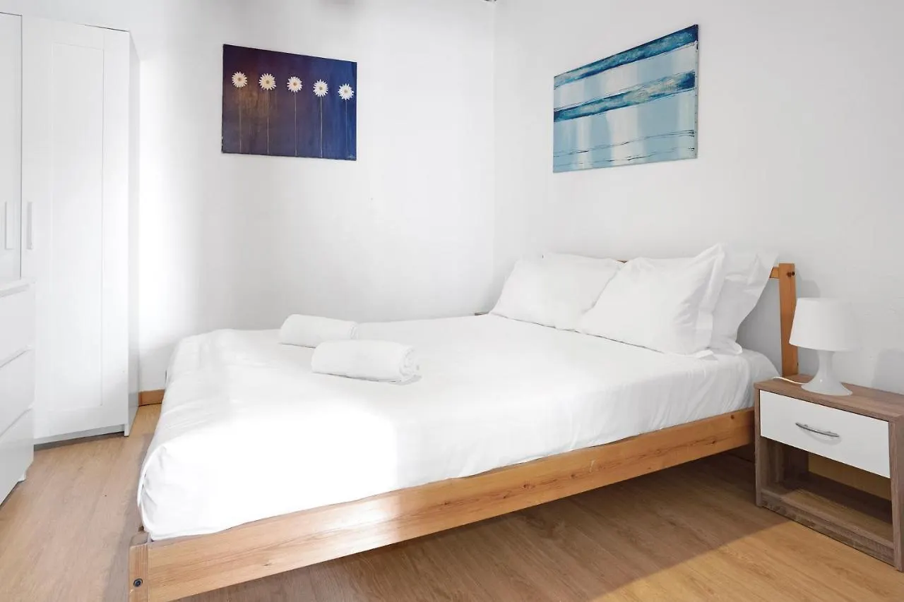 Group-Friendly Apt In The Heart Of Bairro Alto Lisbon